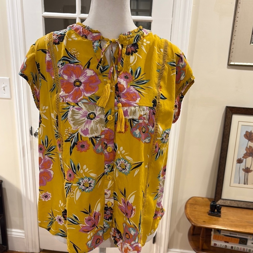 DR2 Yellow Cap Sleeve Tie Front Blouse